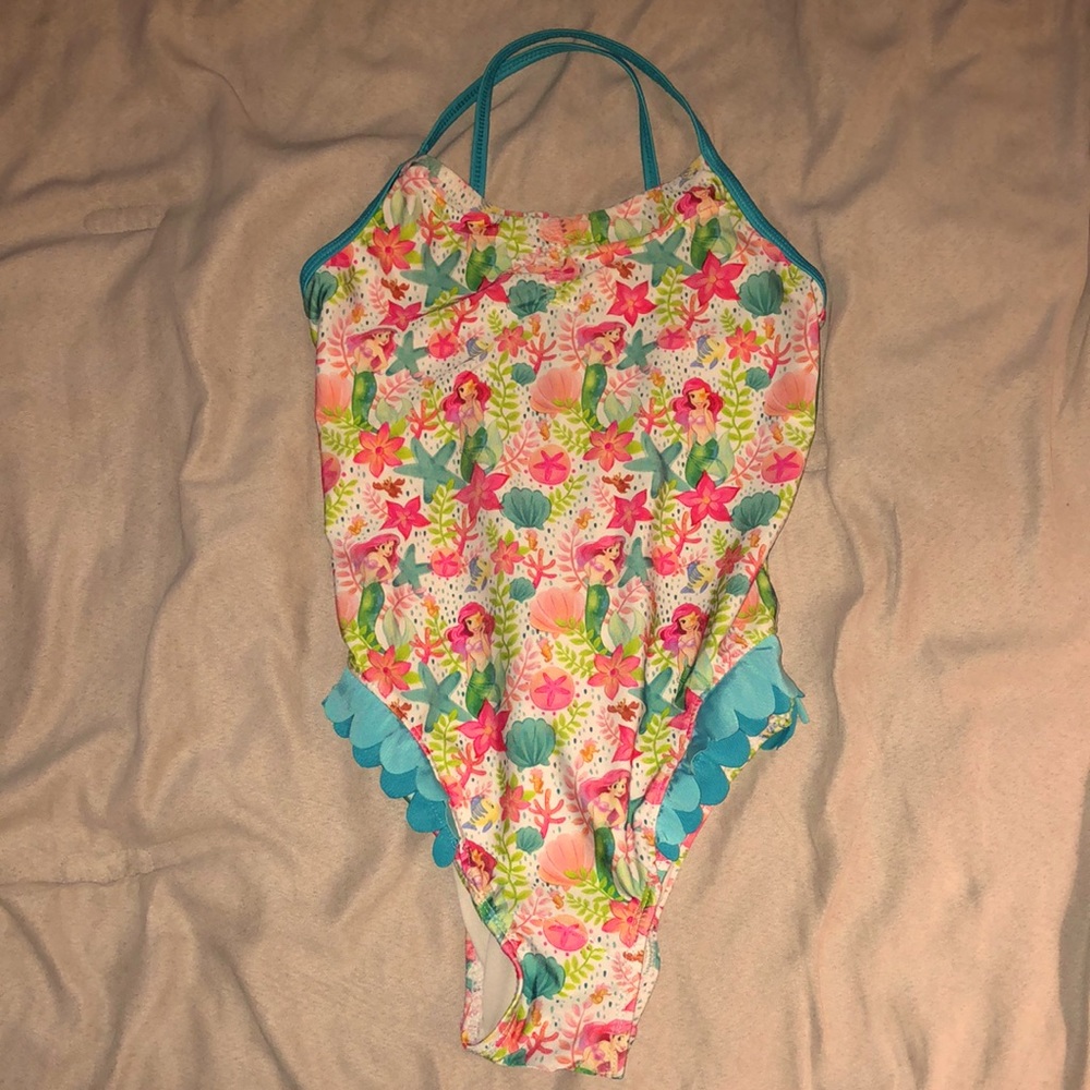 Girl’s size 9/10 Disney’s “The little mermaid” bathing suit.